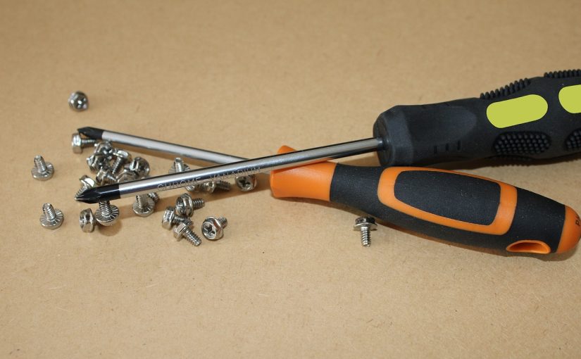 Nagła awaria AGD – lodówka nie działa, pralka wypuszcza wodę. Jak sobie poradzić?